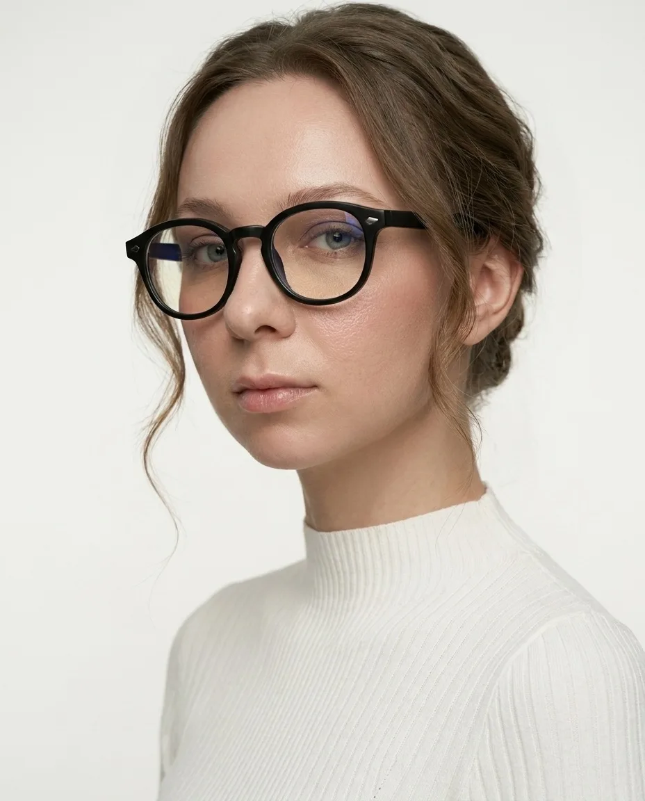 Оправа для очков Optik U 2096 C1 - на женщине, ракурс 3/4